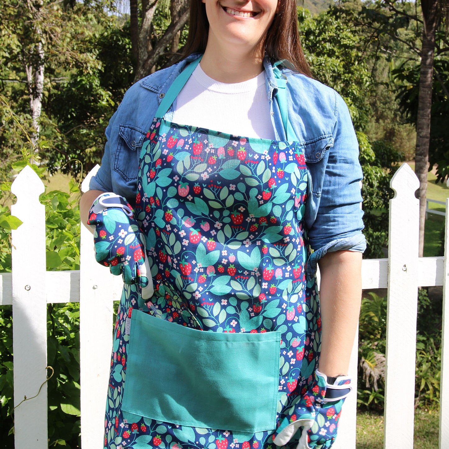 SPLOSH HOME GROWN GARDEN APRON - STRAWBERRIES
