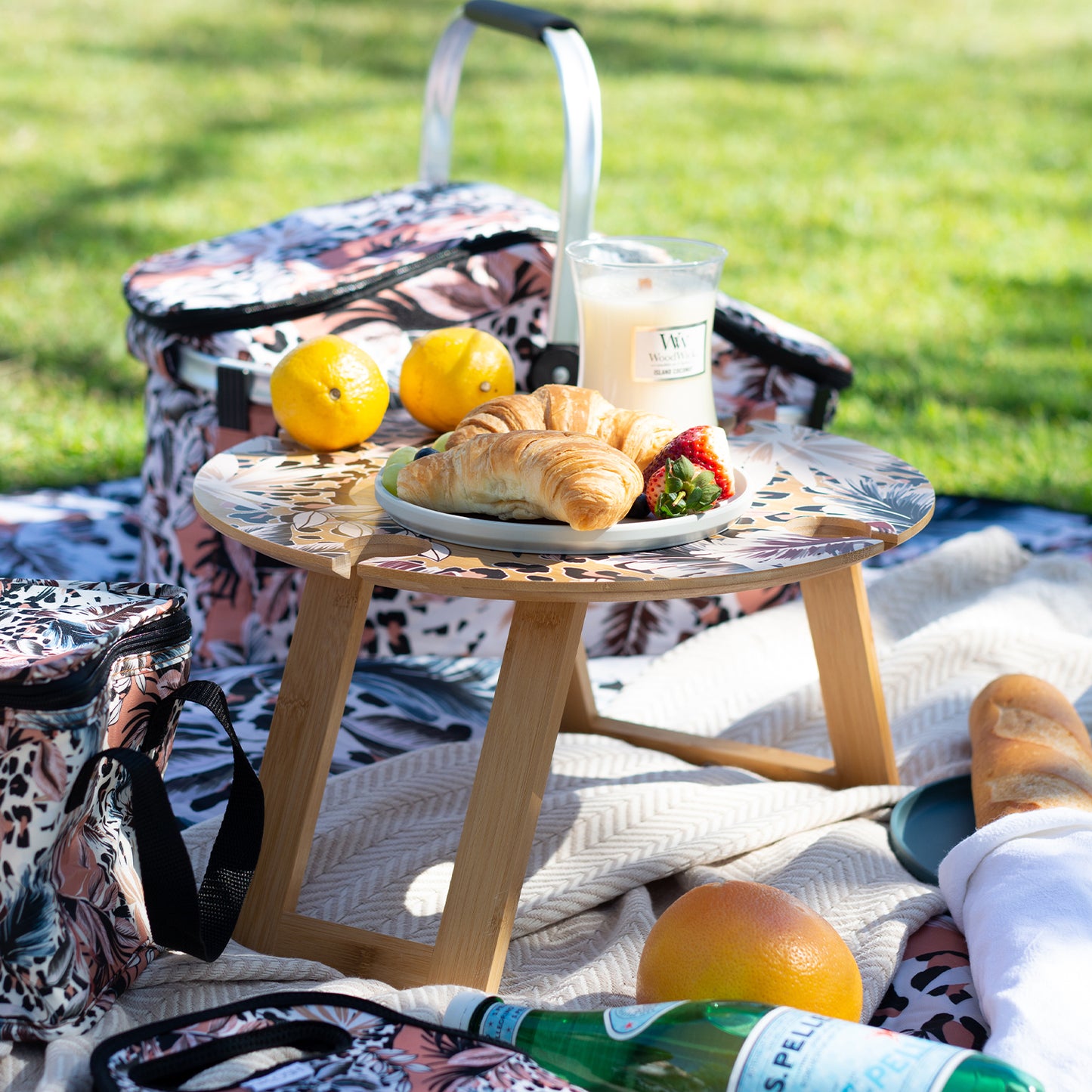 SPLOSH LEOPARD FOLDABLE PICNIC TABLE