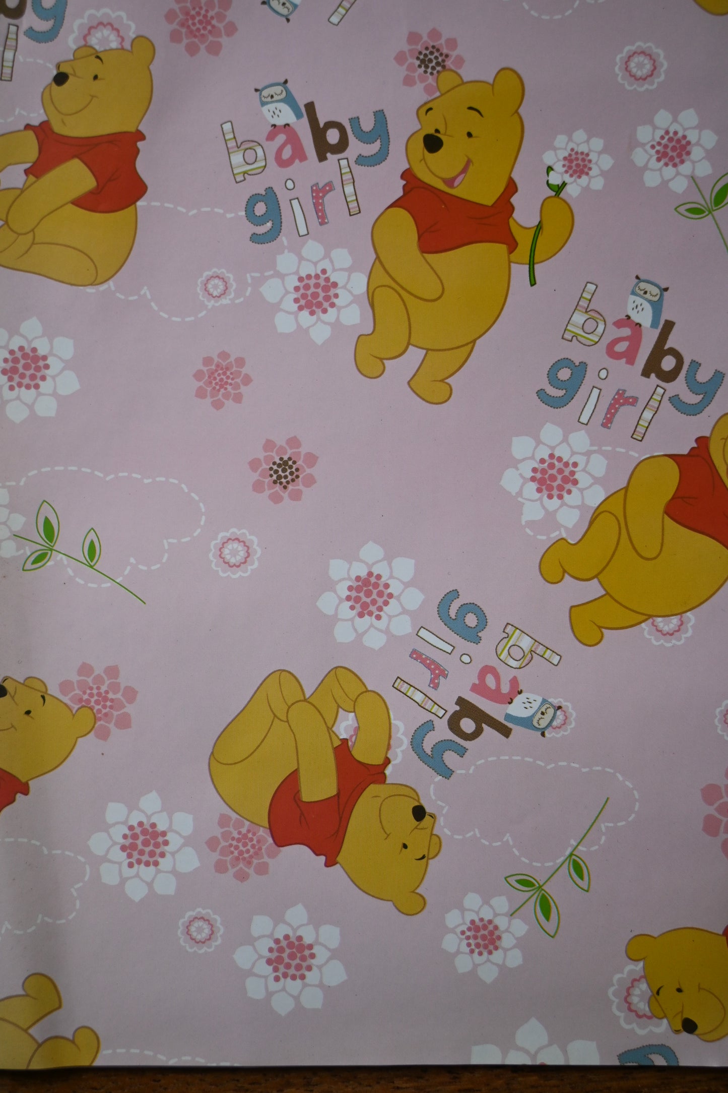 GIFT WRAP - WINNIE THE POOH BABY GIRL