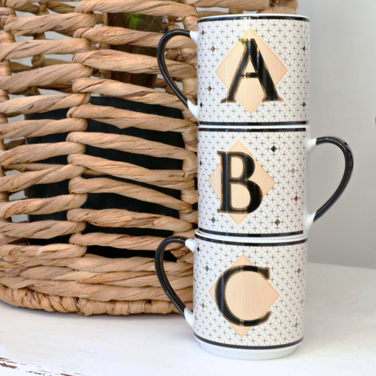 MONOGRAM MUG - LETTER B