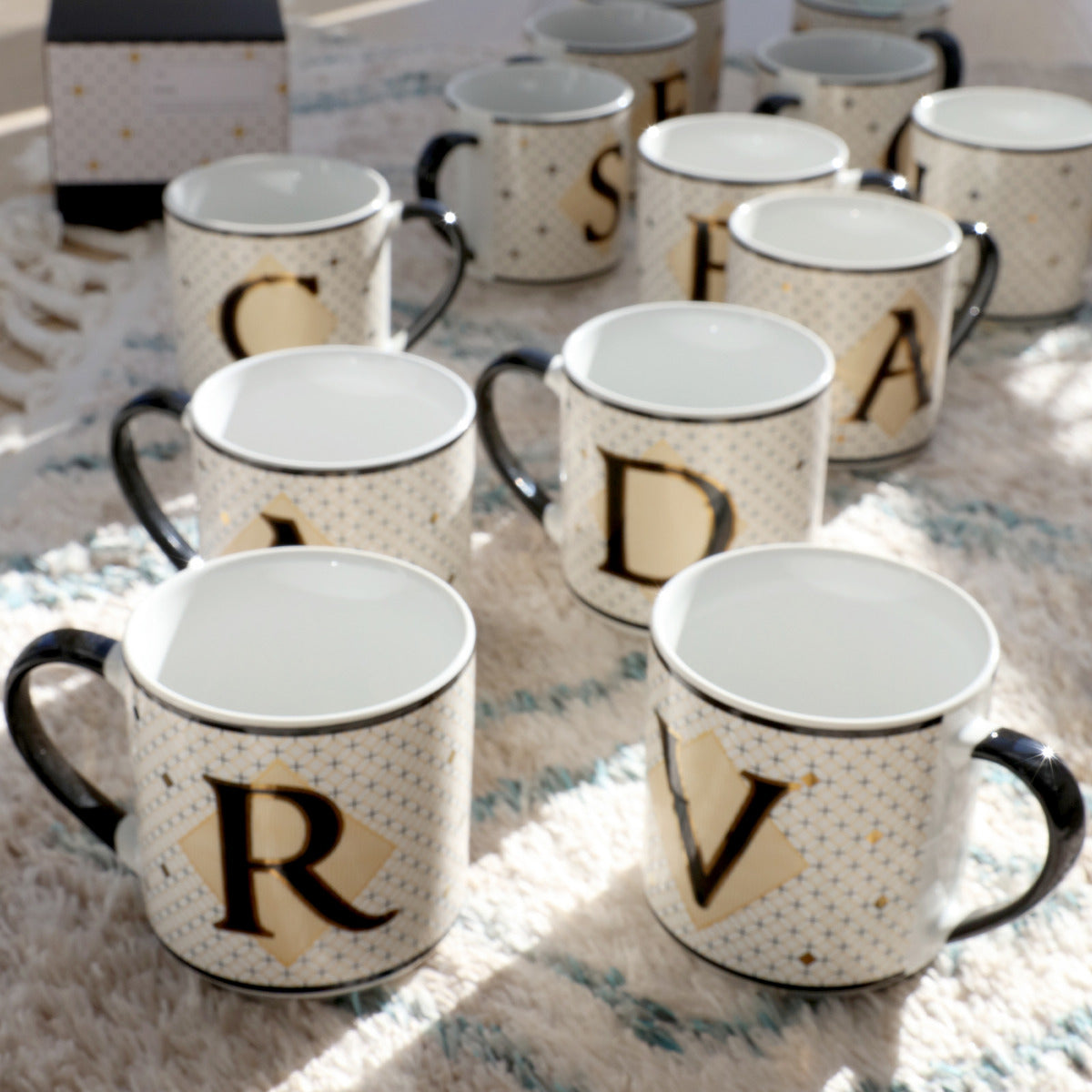 MONOGRAM MUG - LETTER V
