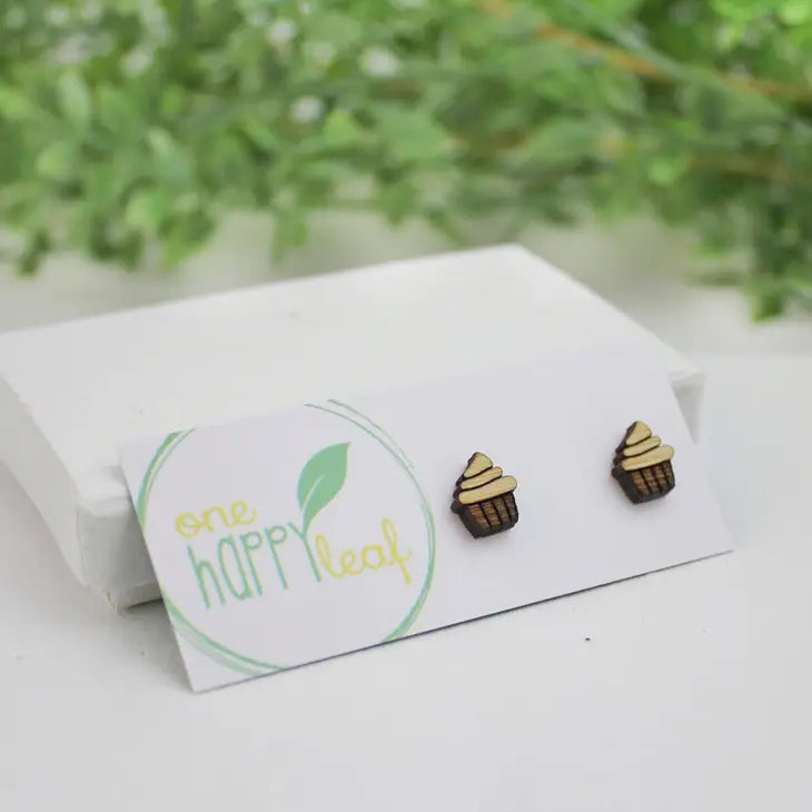 BAMBOO WOOD STUD EARRINGS - CUPCAKE