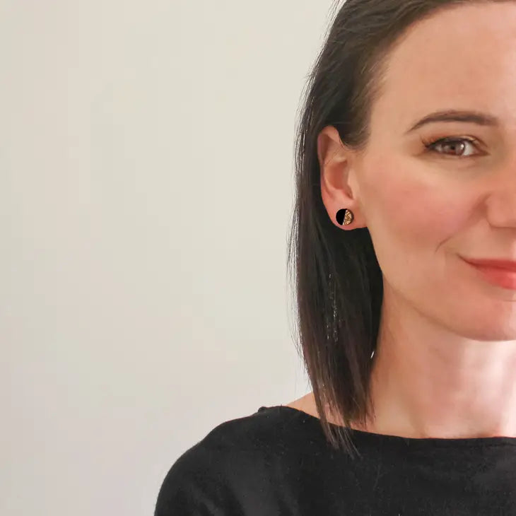 BAMBOO WOOD STUD EARRINGS - BLACK WOOD SHADOW