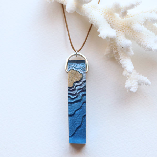 BOLD B ISLET NECKLACE - ULTRAMARINE