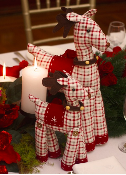 CHRISTMAS COUNTRY CHECKERED REINDEER RED - 47CM