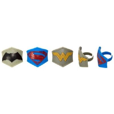 JUSTICE LEAGUE EMBLEMS CUPCAKE RINGS - PACK OF 12