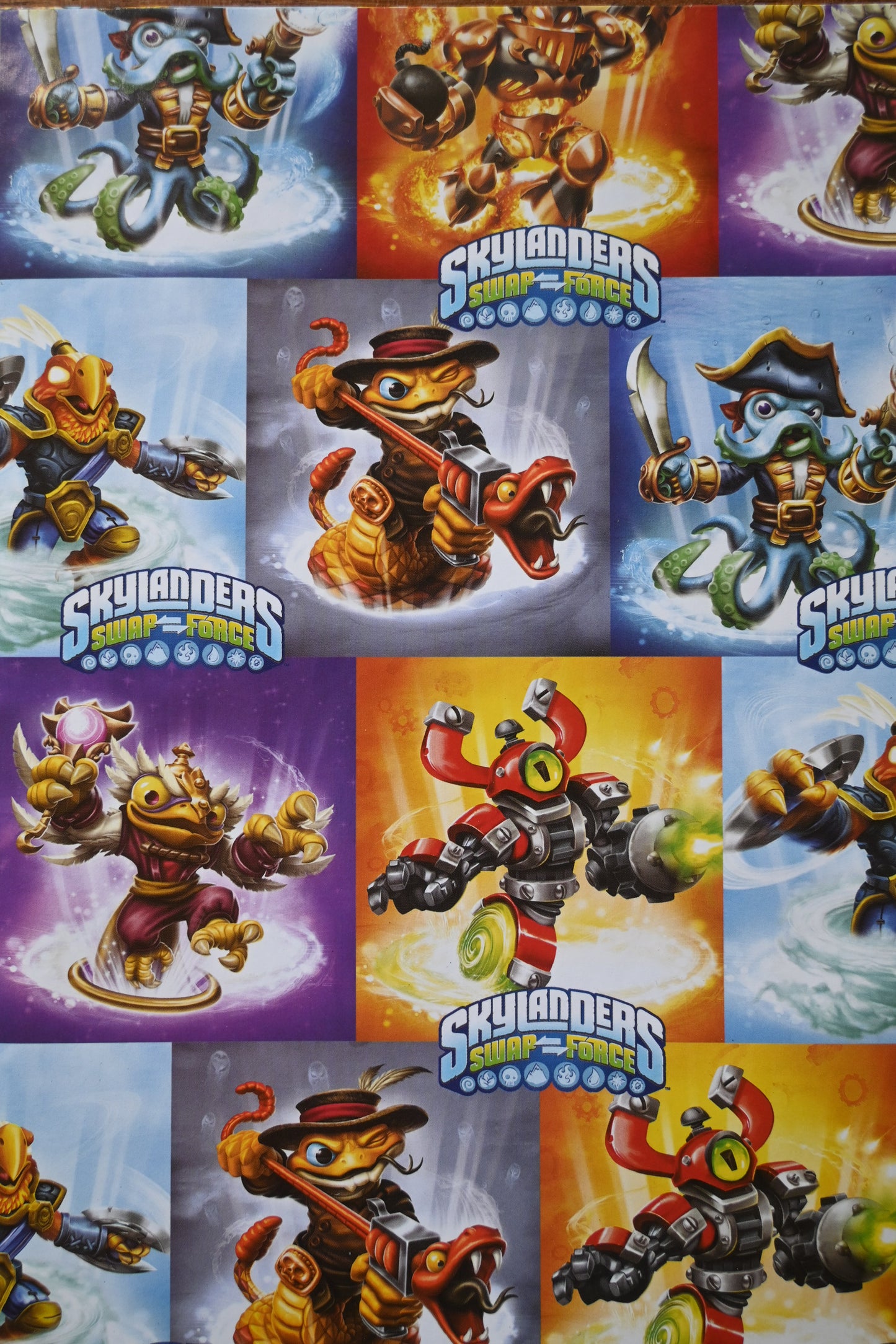 GIFT WRAP - SKYLANDERS SWAP FORCE